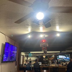 Poor Richards Pizza - Springville - Bar area