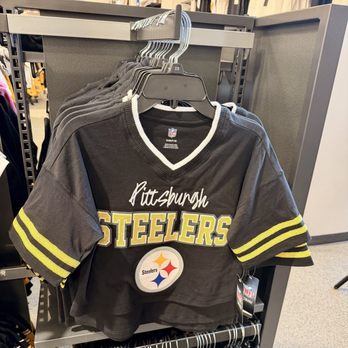 DICK'S Sporting Goods - Finally found my sparkling sleeve half shirt for football season!!! - Sporting Goods Near Me - Pittsburgh, Pennsylvania DICK'S Sporting Goods - Finally found my sparkling sleeve half shirt for football season!!! - Sporting Goods Near Me - Pittsburgh, Pennsylvania