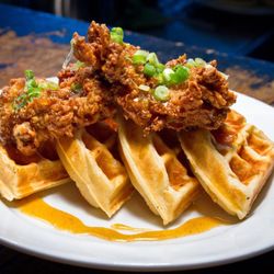 Biscuits N Brunch - Chicken n waffles