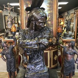 Bouland’s Art - First look into the store - so many cool art pieces!