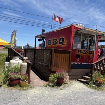 Triple Crown BBQ - Outside - Barbeque Near Me - Luray, Virginia Triple Crown BBQ - Outside - Barbeque Near Me - Luray, Virginia