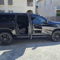Luxe Limos - Luxury transportation service Luxury SUV