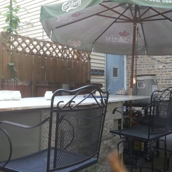 Small Bar - Bars Near Me - Chicago, Illinois Small Bar - Bars Near Me - Chicago, Illinois