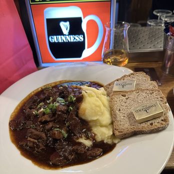 Darkey Kellys - Guinness Irish Stew - Pubs Near Me - Dublin, D