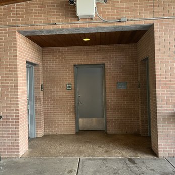 Hermann Park - Indoor bathrooms - Parks Near Me - Houston, Texas