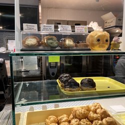 Beard Papa's - Cream puffs on display