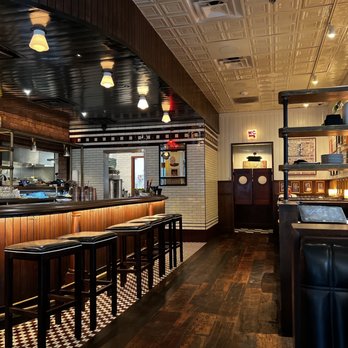DL Macks - New American Near Me - Dallas, Texas