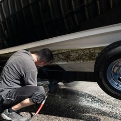 AutoSpa360 - Algae removal on a boat