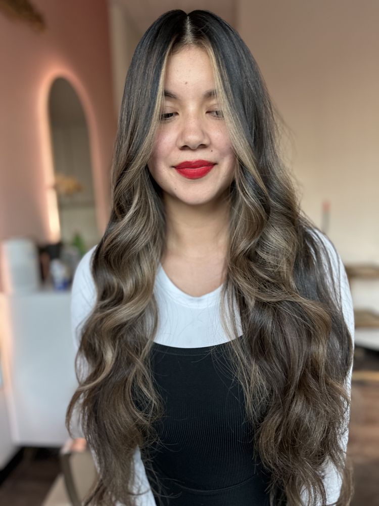 Goldn Aura Hair Logo