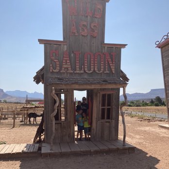 Fort Zion - Saloon - American Near Me - Virgin, Utah