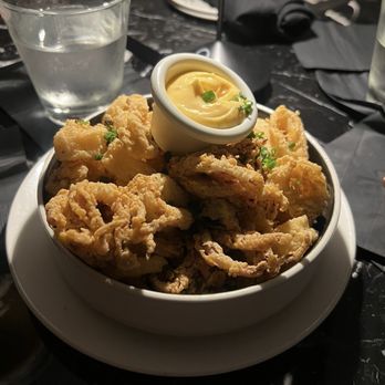 Bösendorfer Lounge - Kessler Calamari - Lounges Near Me - Orlando, Florida