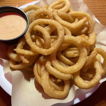 Hooters - Worst onion rings I've ever had - American Near Me - Grapevine, Texas