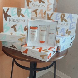 Lumi Extension Bar + Salon - Kerastase Holiday Sets