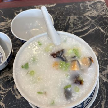 Kenny's Noodle House - Cantonese Near Me - Portland, Oregon