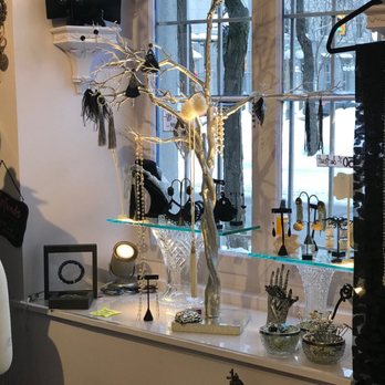 Stunning - Accessories Near Me - Ottawa, Ontario Stunning - Accessories Near Me - Ottawa, Ontario