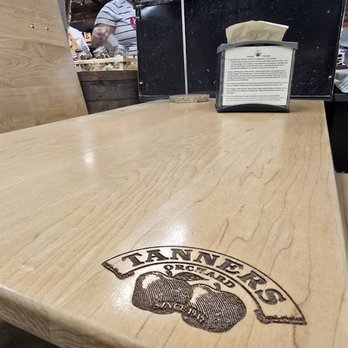 Tanners Orchard - Tables to sit and eat - Farms Near Me - Speer, Illinois Tanners Orchard - Tables to sit and eat - Farms Near Me - Speer, Illinois