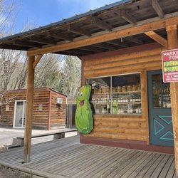 Pikes Peak Pickle Shack - The outside