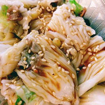 Joe's Steam Rice Roll - Barbecued meat rice roll w/lettuce and corn - Dim Sum Near Me - Flushing, New York Joe's Steam Rice Roll - Barbecued meat rice roll w/lettuce and corn - Dim Sum Near Me - Flushing, New York
