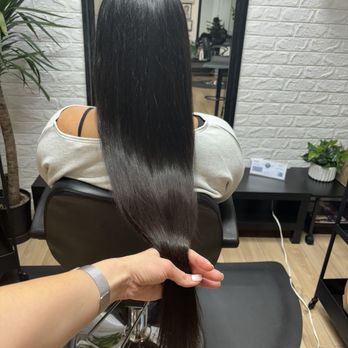 San Diego Hair Extensions Studio - 27-29 inch Ktips on my super curly hair !!!!! - Hair Extensions Near Me - Cardiff, California San Diego Hair Extensions Studio - 27-29 inch Ktips on my super curly hair !!!!! - Hair Extensions Near Me - Cardiff, California