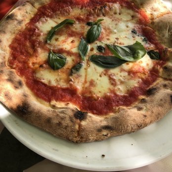 La Pergola - Margarita Pizza - Italian Near Me - Positano, SA La Pergola - Margarita Pizza - Italian Near Me - Positano, SA
