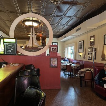 Club Lago - Indoor decor - Italian Near Me - Chicago, Illinois