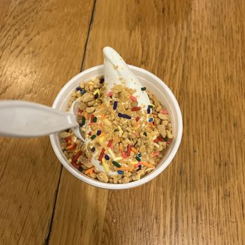Route 66 Creamery - Crunch sundae - Desserts Near Me - Hamel, Illinois Route 66 Creamery - Crunch sundae - Desserts Near Me - Hamel, Illinois