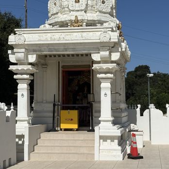 Malibu Hindu Temple - Hindu Temples Near Me - Calabasas, California