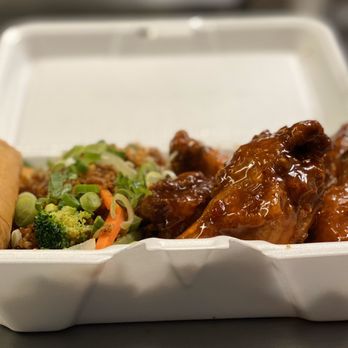 Lucky’s - Sweet n Chilli Wings With A Side Order Of Vegetable Fried Rice & An Eggroll!! - Thai Near Me - Elkhart, Indiana Lucky’s - Sweet n Chilli Wings With A Side Order Of Vegetable Fried Rice & An Eggroll!! - Thai Near Me - Elkhart, Indiana
