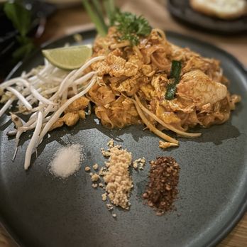 Paya Thai - Chicken Pad Thai - Thai Near Me - Atlanta, Georgia Paya Thai - Chicken Pad Thai - Thai Near Me - Atlanta, Georgia
