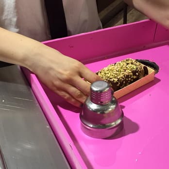 Magnum Pleasure Store - Ice Cream & Frozen Yogurt Near Me - Rome, RM