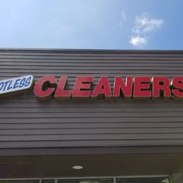 1st time here was great, I do believe that these fine people will be my regular Dry Cleaning business.
