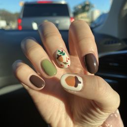 3-day-old gel mani with nail art by mi won 3-day-old gel mani with nail art by mi won