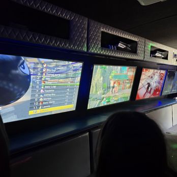 Ultimate Players - Air conditioned, with large screens on both the inside and ourside of the truck. - Game Truck Rental Near Me Ultimate Players - Air conditioned, with large screens on both the inside and ourside of the truck. - Game Truck Rental Near Me