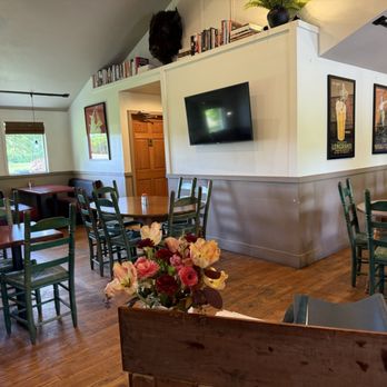 Mama’s Mercantile & Eatery - Inside - American Near Me - Grass Lake, Michigan