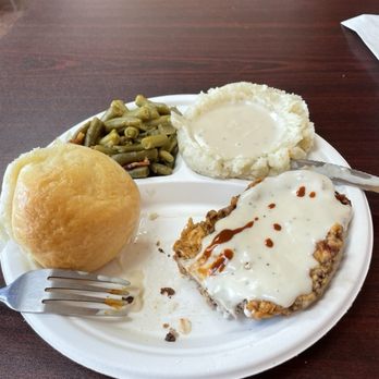 Corner Cafe - Chicken fried stake with green beans and mashed potatoes. - Sandwiches Near Me - Jarrell, Texas