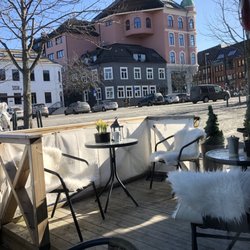 Vi Fire Cafè og Interiør