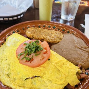 Cholula's - Platillo de Omelette de Jamón / Ham Omelette Plate - Mexican Near Me - San Antonio, Texas Cholula's - Platillo de Omelette de Jamón / Ham Omelette Plate - Mexican Near Me - San Antonio, Texas