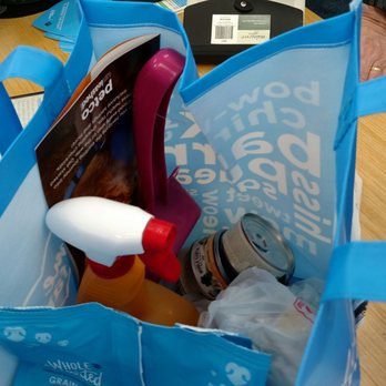 Petco - Bag of stuff in blue Petco bag. Bowls, food, scoop, nature's miracle, and toy. - Pet Training Near Me - Heath, Ohio