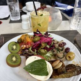 Salad bar plate Salad bar plate