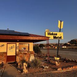 Mokee Motel - Exterior