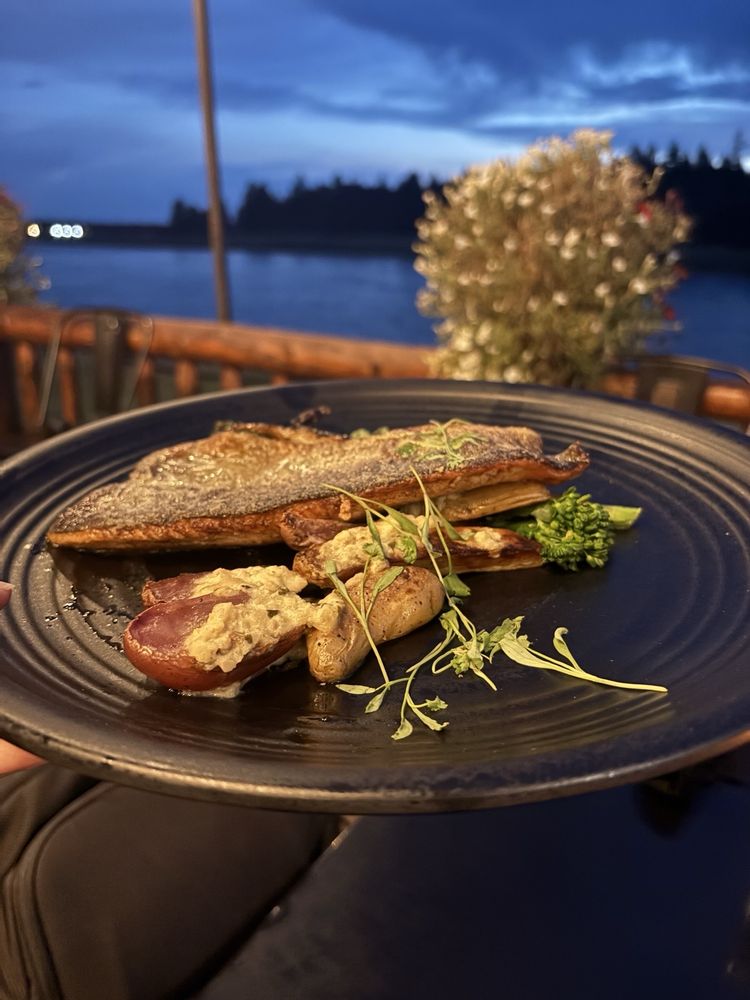 Anglers Riverfront Restaurant