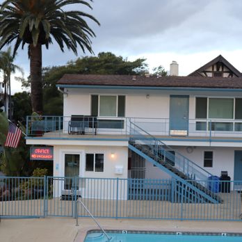 Pacific Crest Hotel Santa Barbara - This hotel was built in the 1950s and recently renovated - Hotels Near Me - Santa Barbara, California Pacific Crest Hotel Santa Barbara - This hotel was built in the 1950s and recently renovated - Hotels Near Me - Santa Barbara, California