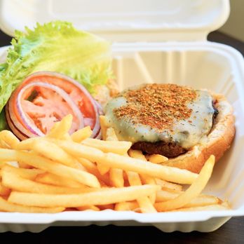 Cambridge Common - Black Jack  Burger - American Near Me - Cambridge, Massachusetts
