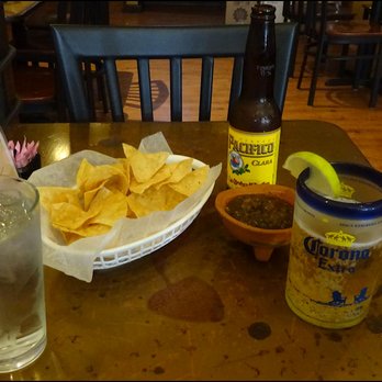 Cascabel - I was given a basket of fresh tortilla chips, and a bowl of salsa roja, which the menu describes as "chunky roasted tomato." - Mexican Near Me - Angels Camp, California