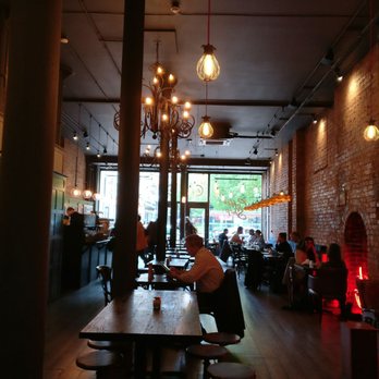 200 Degrees Coffee - Love the lighting - Coffee & Tea Near Me - Birmingham, XWM
