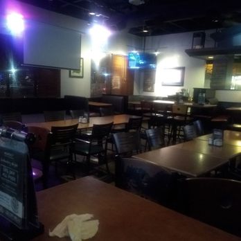 4th & Mill - Empty! Still horrible service. - American Near Me - Rancho Cucamonga, California 4th & Mill - Empty! Still horrible service. - American Near Me - Rancho Cucamonga, California
