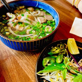 Bun Mee - Bun Tea - Pho with beef and meatballs 4/5 - Vietnamese Near Me - Shakopee, Minnesota