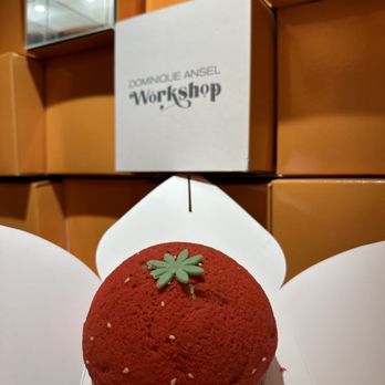 Dominique Ansel Workshop - Strawberry vanilla mochi bun - Bakeries Near Me - New York, New York
