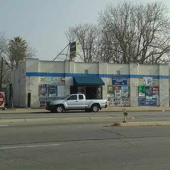 North Chester Market - a pickup truck parked in front of the store - Grocery Near Me - Bakersfield, California North Chester Market - a pickup truck parked in front of the store - Grocery Near Me - Bakersfield, California