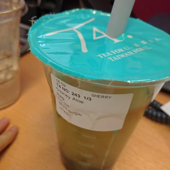 T4 Tea for U - Honey aloe bubble tea - Tea Rooms Near Me - London, XGL